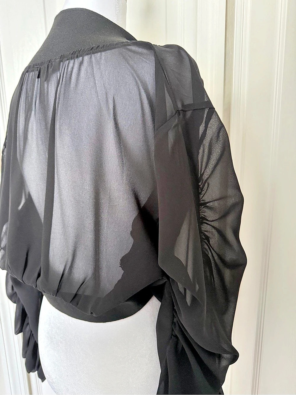 French Kiss Cropped Ruched Sleeve Jacket in Black Size Small Like New